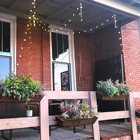Chic Dowtown Escape-Walk To Shops & Dining - Oh Amish Country Millersburg Εξωτερικό φωτογραφία